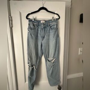 Abercrombie Mom High Rise jeans